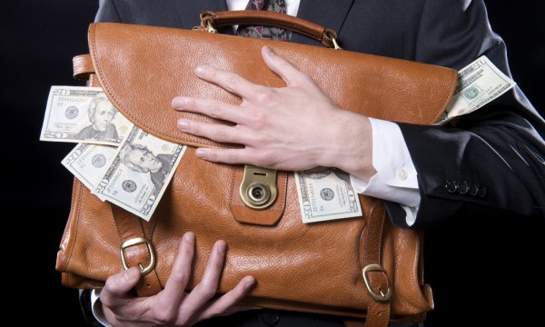 7 signs someone is embezzling from your company