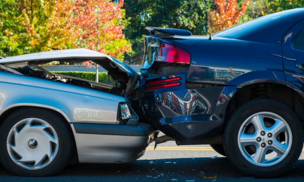 Do's and don'ts after a car accident