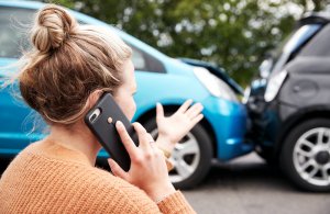 5 reasons you should call your insurance company after a car accident