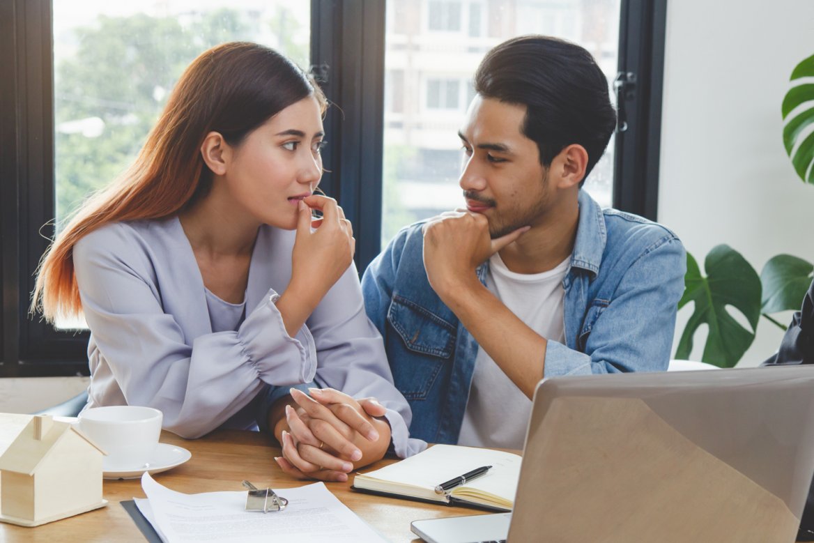 couple making estate planning decisions