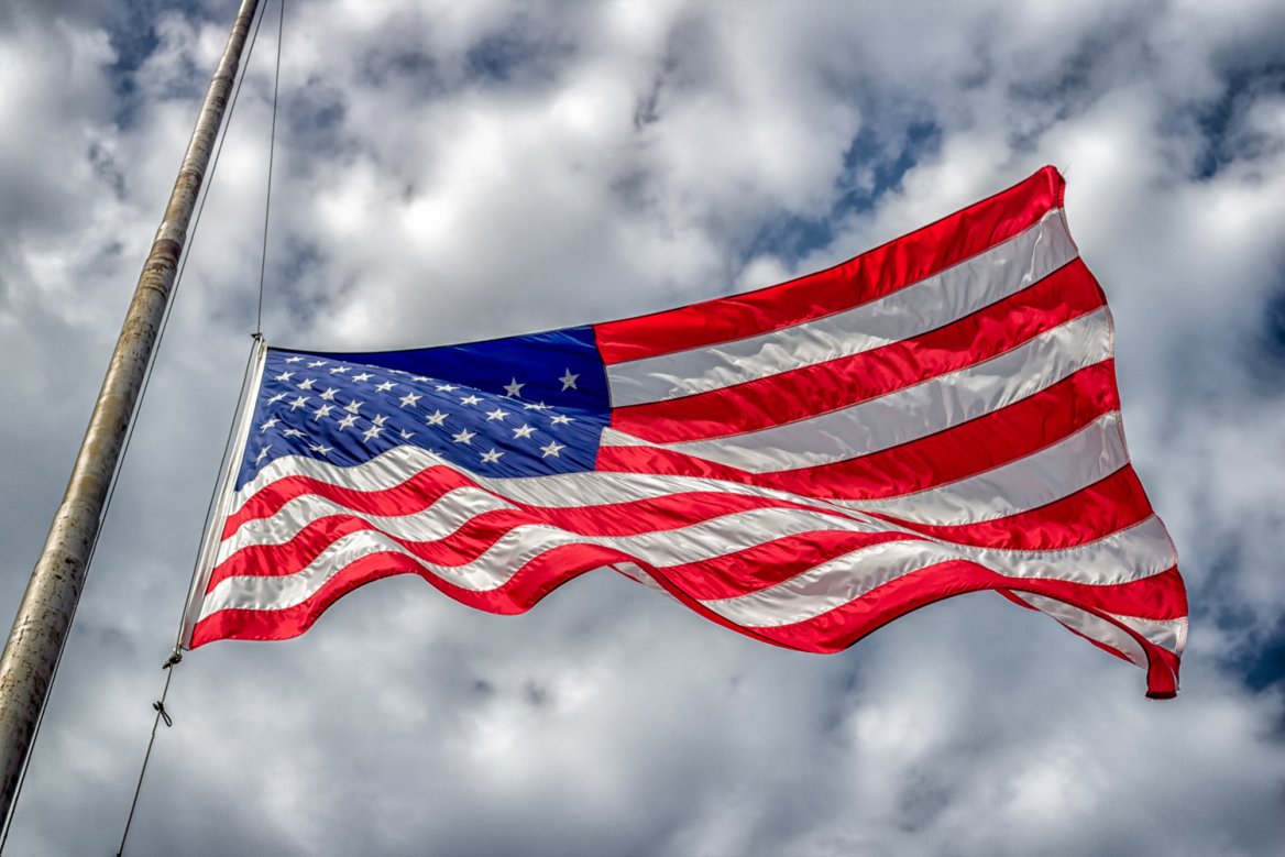 When to fly the American flag at halfstaff